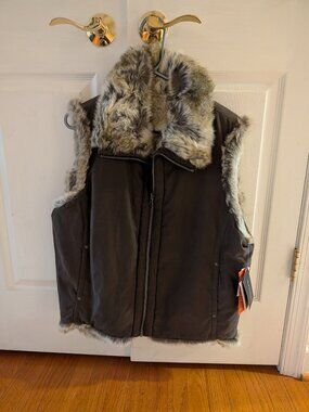 Waterproof Faux Fur Lines Sleeveless Jacket ~ XL NWT